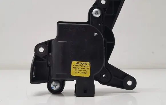 Hyundai i10 Air flap motor/actuator EA1F0AKAAC02