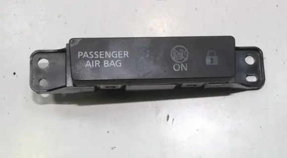 Nissan X-Trail T33 Passenger airbag on/off switch 