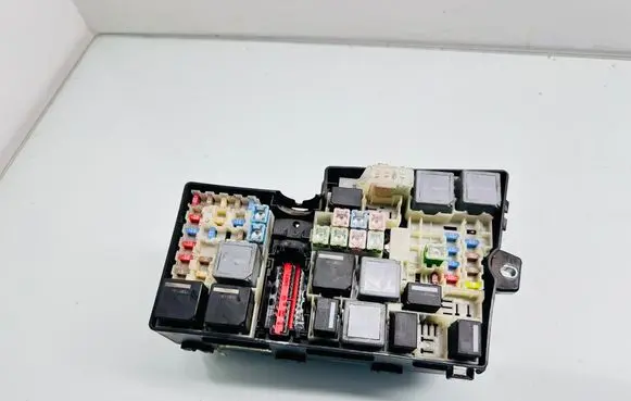 Ford Transit - Tourneo Connect Fuse module E02345500 045039 AV6T14A067AD