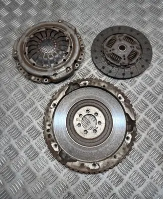 Renault Captur Clutch set kit 302050736 7421R 301012572R