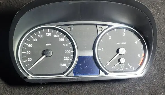 BMW 1 E81 E87 Speedometer (instrument cluster) 9187046 170172974 102495293