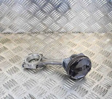 Toyota Verso-S Piston 