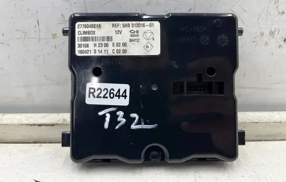 Nissan X-Trail T32 Air conditioner control unit module 277604be1a