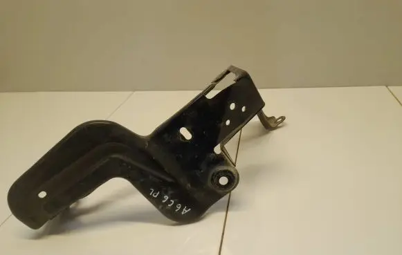 Audi A6 S6 C6 4F Radiator mount bracket 4f0145814s
