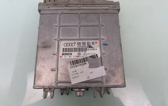 Audi A4 S4 B5 8D Engine control unit/module 0281001658 028906021GM