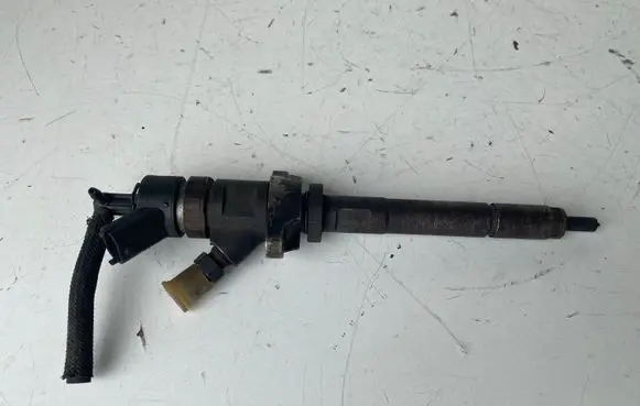Volvo V50 Fuel injector 328480 445110259