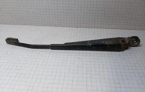 Mercedes-Benz E W210 Rear wiper blade arm