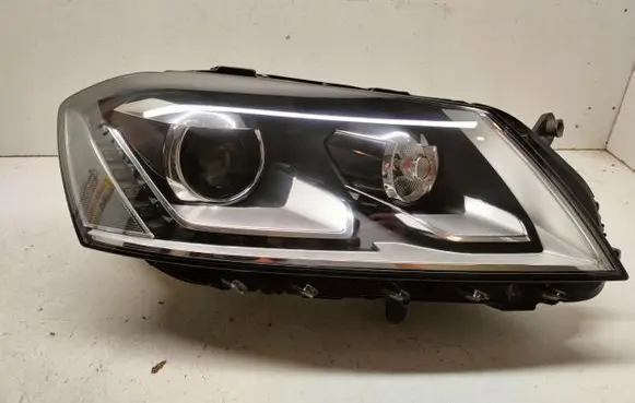 Volkswagen PASSAT B7 Headlight/headlamp