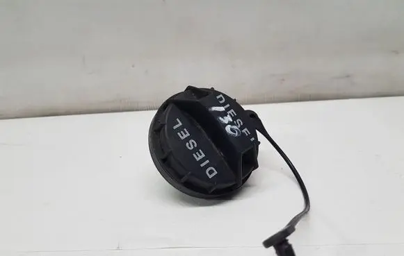 Hyundai i30 Fuel tank filler cap 310103A901
