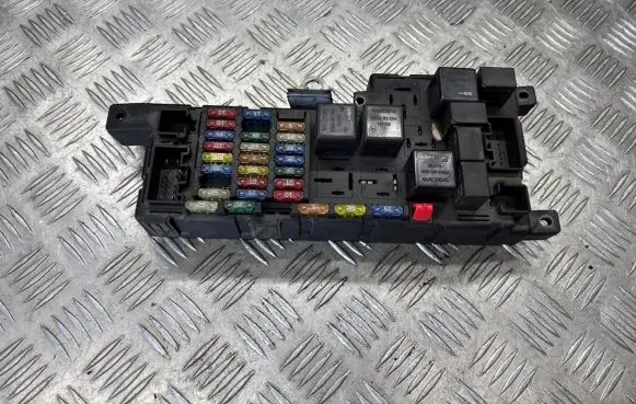 Volvo S60 Fuse box set 518322326 8637841