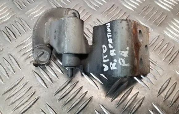 Mercedes-Benz Vito Viano W638 Front door lower hinge 