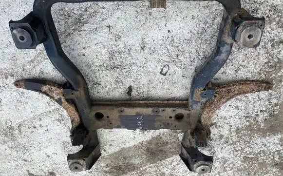 Volkswagen Transporter - Caravelle T5 Front subframe brakinformacji