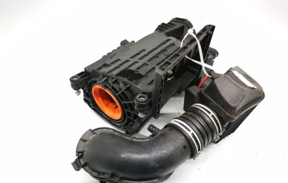 Mercedes-Benz C W204 Air filter box A2710900901 A2710900804