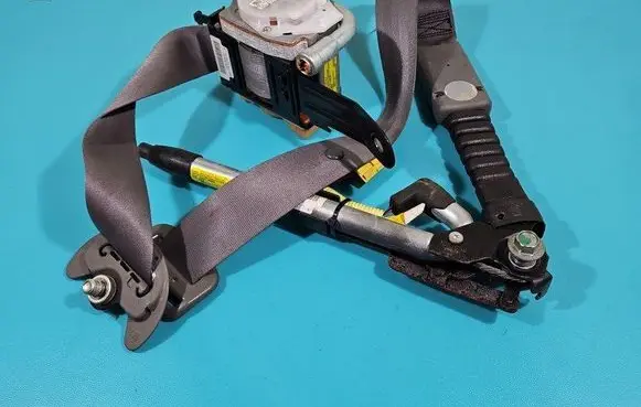 Front seatbelt