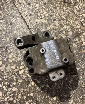 Volkswagen Golf V Engine mount bracket 1jo199262bf