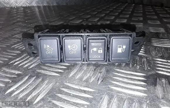 Nissan Leaf I (ZE0) Fuel tank opening switch 