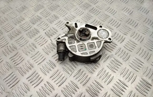 Volkswagen PASSAT B6 Vacuum pump 03L145100