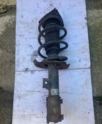 Hyundai i40 Front shock absorber/damper 546613Z130