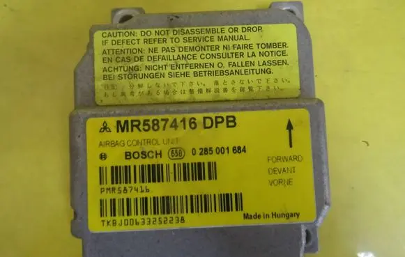 Mitsubishi Colt Airbag control unit/module MR587416 0285001684