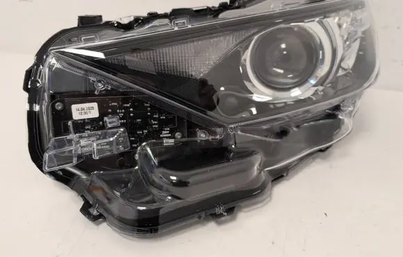 Toyota Auris E180 Headlight/headlamp 8115002K30 90070908