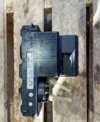 Mercedes-Benz E W210 Climate control unit 2108302885 S2501Z002