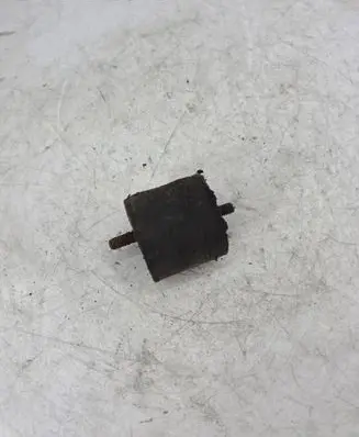 BMW 5 E34 Engine mount bracket