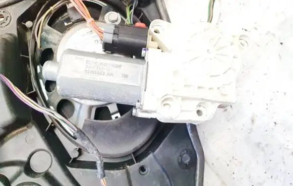 Chrysler Sebring (ST-22 - JR) Front door window regulator motor 3017341d 3017341-d