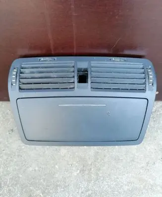 Skoda Octavia Mk2 (1Z) Dash center air vent grill