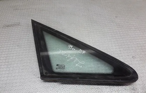 Opel Zafira A Front triangle window/glass 