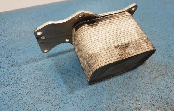 BMW Z4 E89 Engine oil radiator 72361309