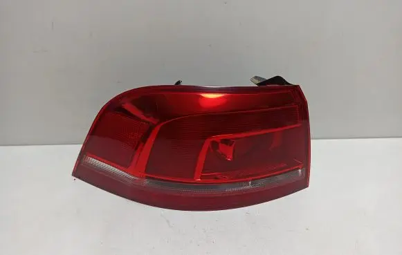 Volkswagen PASSAT B7 Rear/tail lights 3AF945095E