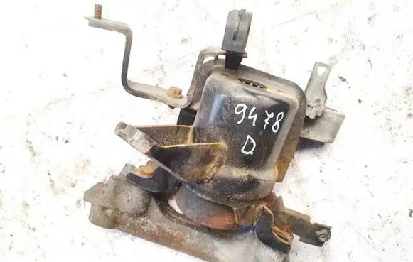 Toyota Avensis T270 Engine mount bracket