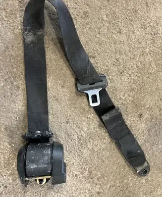 Opel Frontera B Rear seatbelt