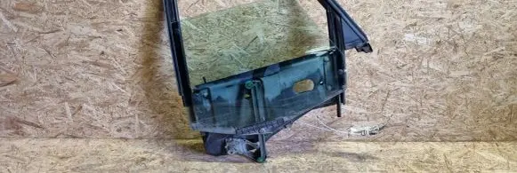 Audi 80 90 B3 Rear door window/glass frame 