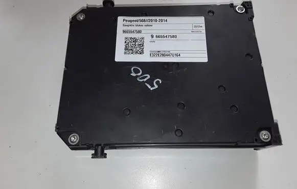 Peugeot 508 Fuse module 9665547580