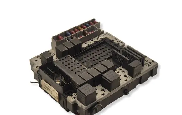 Volvo S60 Fuse module 08696098 03W482 30679527
