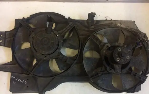 Dodge Caravan Radiator cooling fan shroud 04682636 90157c