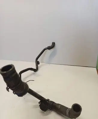 Engine coolant pipe/hose