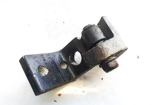 Skoda Octavia Mk2 (1Z) Rear door lower hinge 1z0833412b