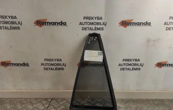 Toyota RAV 4 (XA50) Rear vent window glass 6818942070