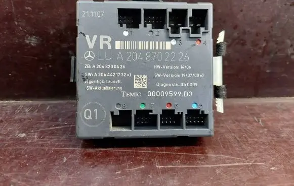 Mercedes-Benz C W204 Door control unit/module A2048200426 A2048702226 A2044421732