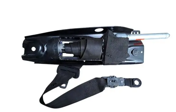 Volvo V70 Front seatbelt 6041213 6041213RH