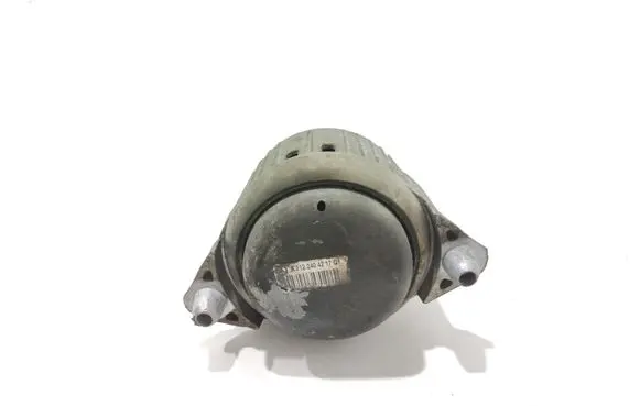 Engine mount bracket