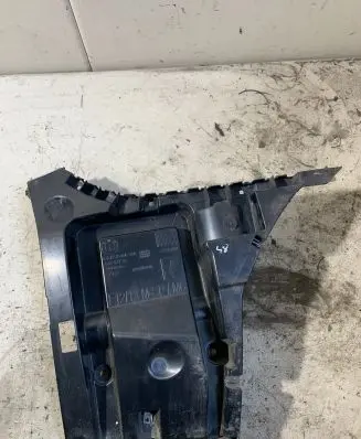 BMW 6 F12 F13 Rear bumper mounting bracket 8050385