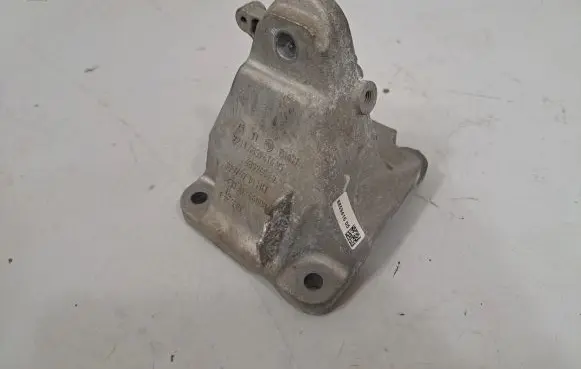 BMW 4 F32 F33 Engine mounting bracket 6859416 6859406