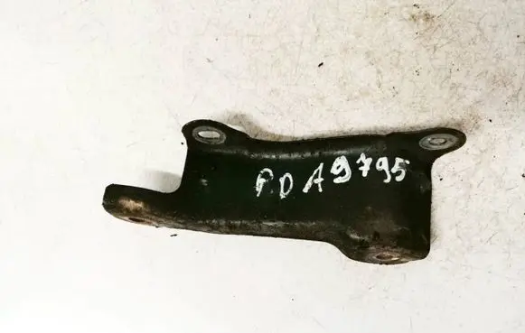 Lexus IS 220D-250-350 Engine mounting bracket