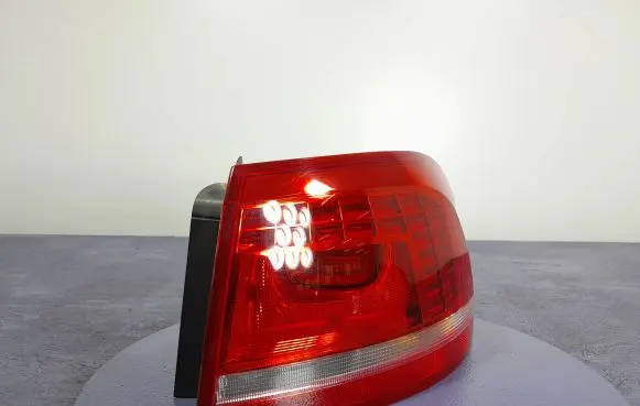 Volkswagen PASSAT B7 Rear/tail lights 3AF945208A