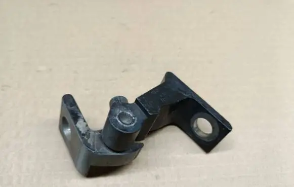 Audi A6 S6 C7 4G Front door lower hinge 4G0831401A