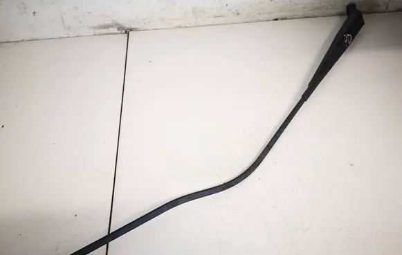 Front wiper blade arm