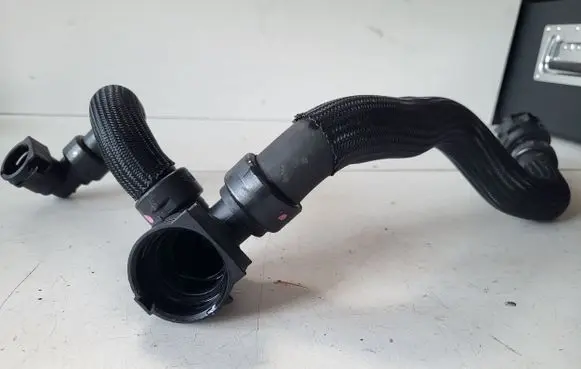 Peugeot 3008 II Engine coolant pipe/hose 9822381980